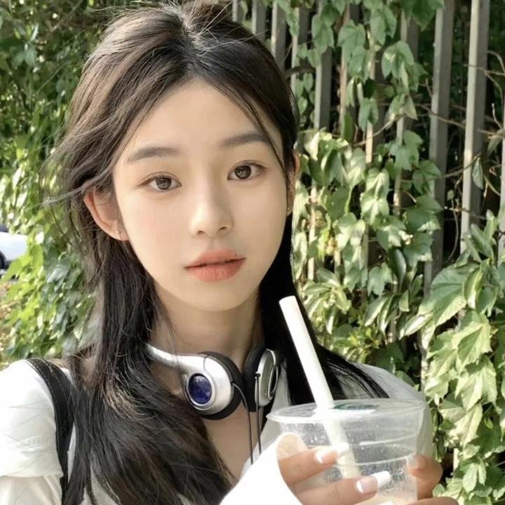 蒙娜丽莎与血月